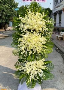 Cành hoa trắng 1